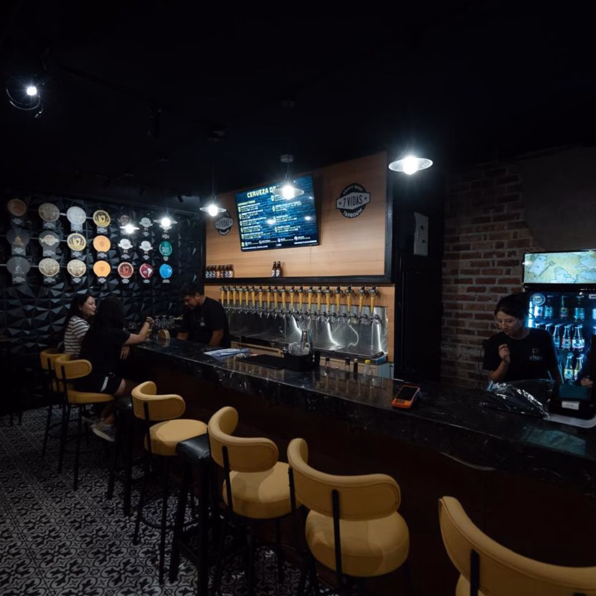 DJ Night host 7 Vidas Taproom - Imagen 2