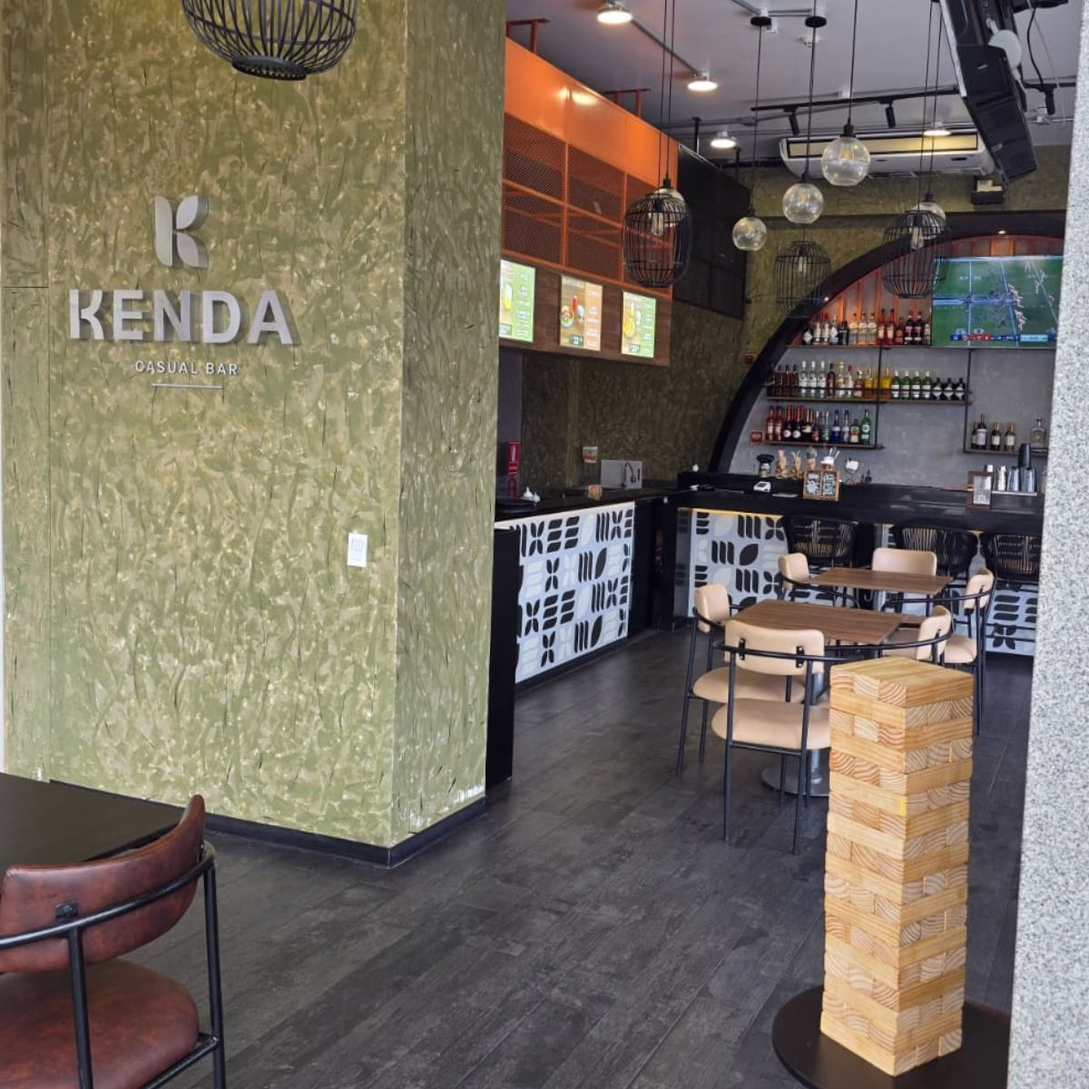 Jenga Beer Run Night host Kenda Casual Bar - Imagen 2